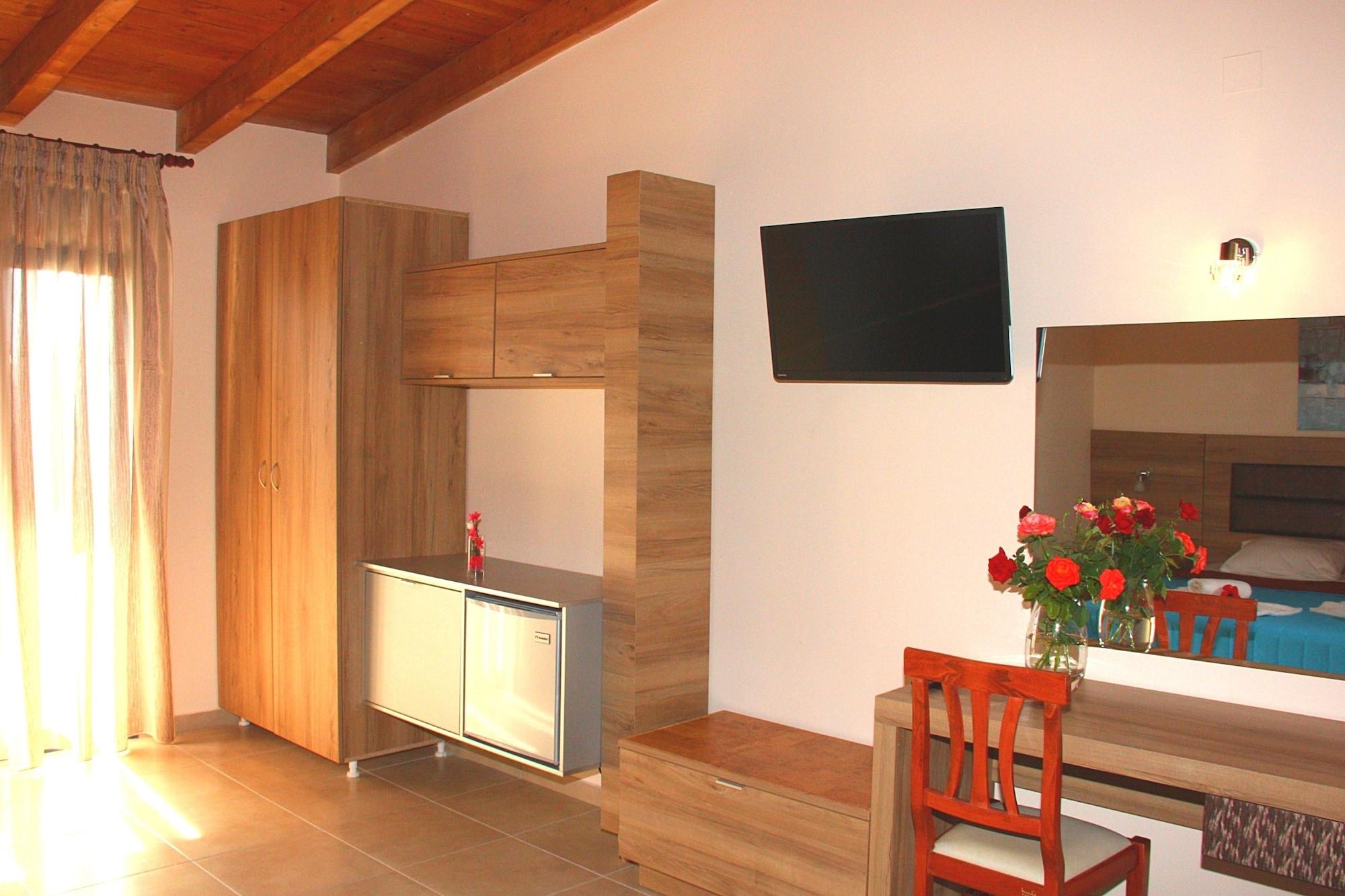 Blue Aegean Hotel & Suites Goúvai Ngoại thất bức ảnh