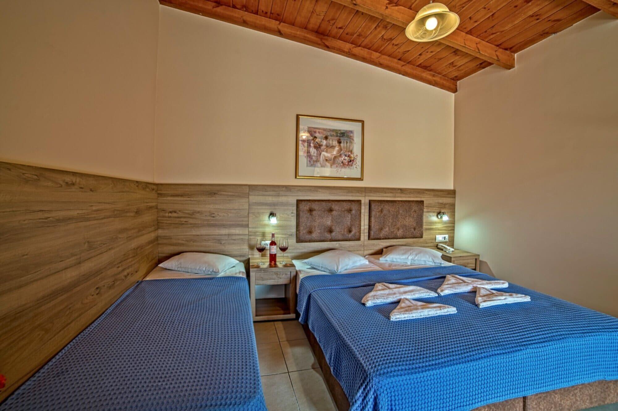Blue Aegean Hotel & Suites Goúvai Ngoại thất bức ảnh