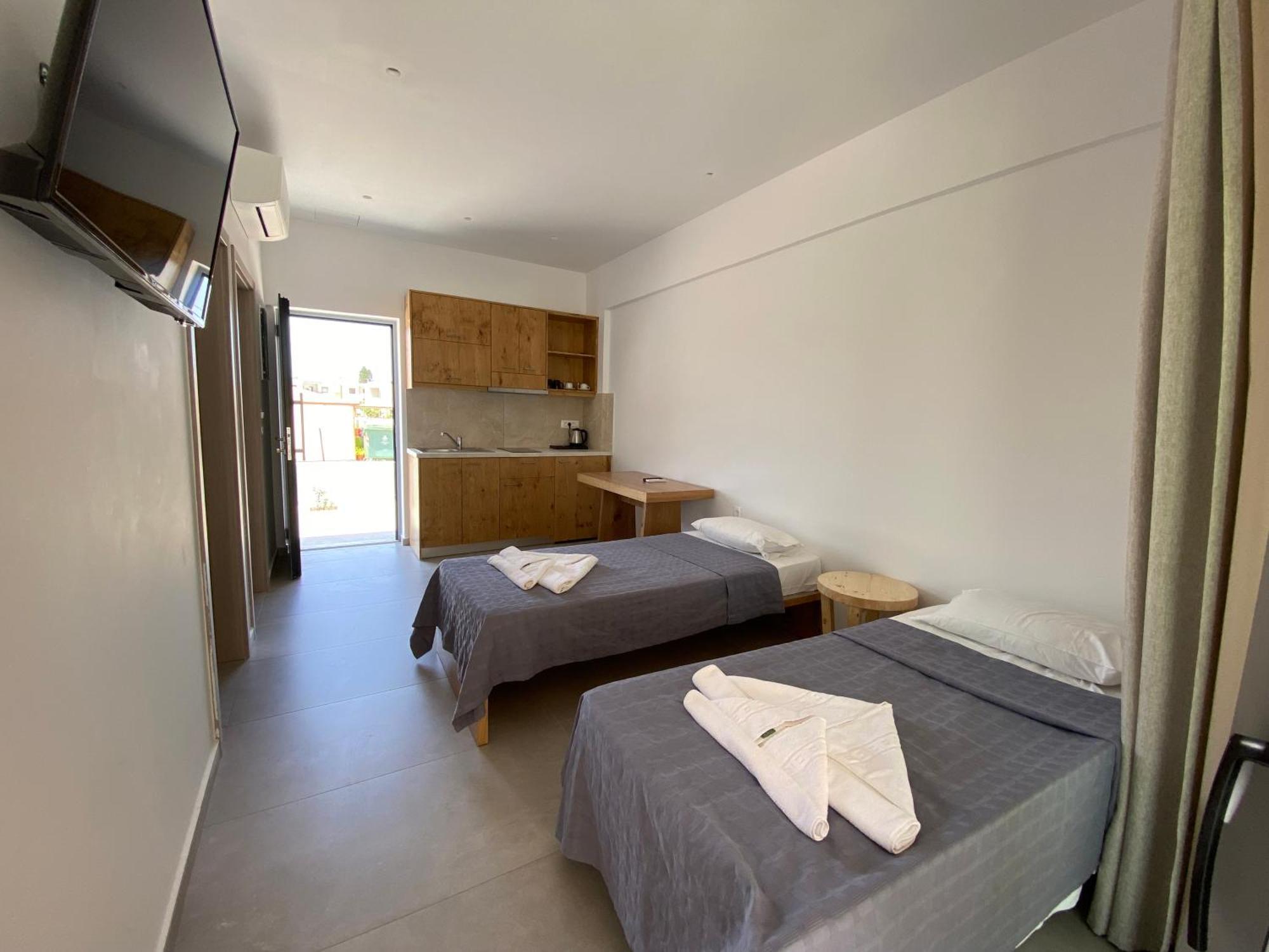 Blue Aegean Hotel & Suites Goúvai Ngoại thất bức ảnh