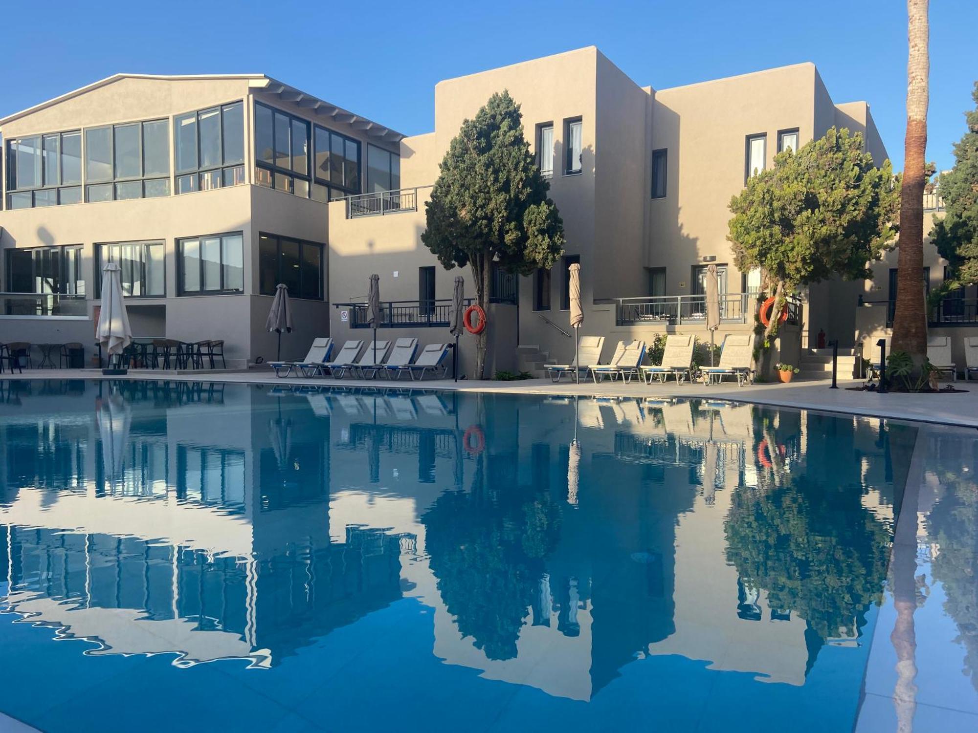 Blue Aegean Hotel & Suites Goúvai Ngoại thất bức ảnh