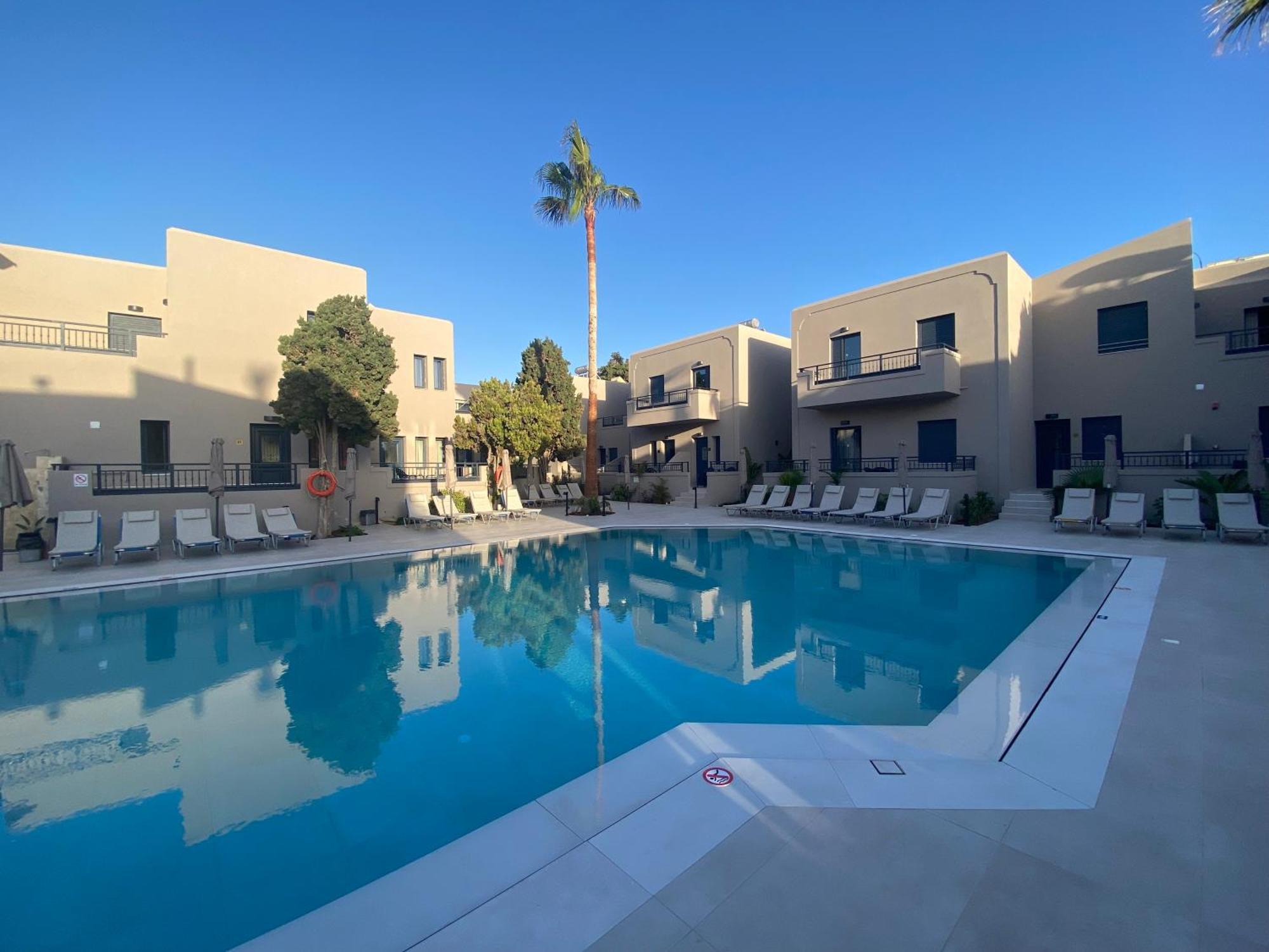 Blue Aegean Hotel & Suites Goúvai Ngoại thất bức ảnh
